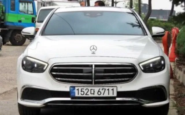 인천중고차시세보기 E-클래스 W213 E250 아방가르드 매물 사진 3 - 2023/09 41,078km